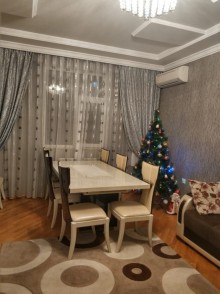 Satılır Yeni Tikili, Binəqədi.r, 9-cu mikrorayon, Memar Əcəmi.m-1
