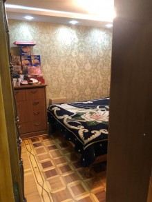 Satılır Köhnə Tikili, Binəqədi.r, 8-ci mikrorayon, Azadlıq.m-8