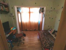 Satılır Köhnə Tikili, Binəqədi.r, 8-ci mikrorayon, Azadlıq.m-2