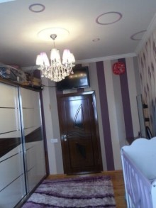 Satılır Köhnə Tikili, Binəqədi.r, 9-cu mikrorayon, Memar Əcəmi.m-2