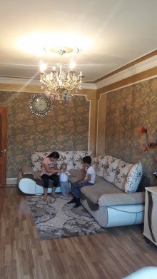 Satılır Köhnə Tikili, Suraxanı.r, Köhnə Günəşli, Əhmədli.m-1
