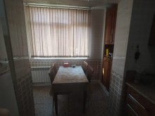 Satılır Köhnə Tikili, Xətai.r, H.Aslanov, Həzi Aslanov.m-4