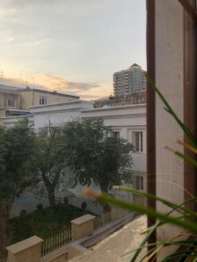 Satılır Köhnə Tikili, Nəsimi.r, Gənclik.m-10