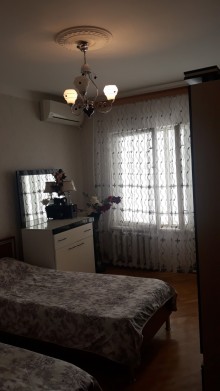 Satılır Köhnə Tikili, Xətai.r, Əhmədli, Əhmədli.m-7