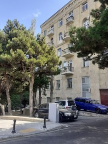 Satılır Köhnə Tikili, Yasamal.r, Elmlər Akademiyası.m-6