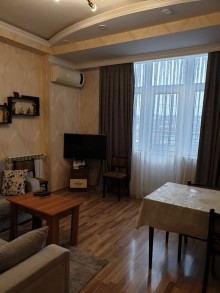 Satılır Yeni Tikili, Binəqədi.r, 8-ci mikrorayon, Azadlıq.m-4