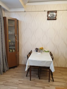 Satılır Yeni Tikili, Binəqədi.r, 8-ci mikrorayon, Azadlıq.m-5