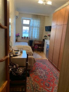 Satılır Köhnə Tikili, Binəqədi.r, 7-ci mikrorayon, Azadlıq.m-5