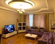 Satılır Yeni Tikili, Binəqədi.r, 8-ci mikrorayon, Azadlıq.m-2