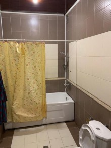 Satılır Yeni Tikili, Binəqədi.r, 8-ci mikrorayon, Azadlıq.m-9