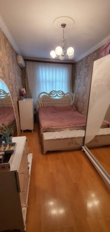 Satılır Köhnə Tikili, Binəqədi.r, 7-ci mikrorayon, Dərnəgül.m-2