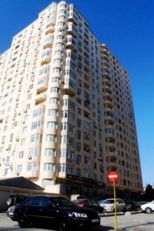 Satılır Yeni Tikili, Binəqədi.r, 9-cu mikrorayon, Memar Əcəmi.m-1