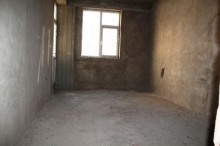 Satılır Yeni Tikili, Binəqədi.r, 9-cu mikrorayon, Memar Əcəmi.m-10