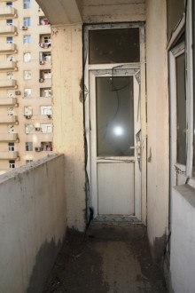 Satılır Yeni Tikili, Binəqədi.r, 9-cu mikrorayon, Memar Əcəmi.m-11