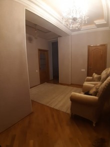 Satılır Yeni Tikili, Binəqədi.r, 9-cu mikrorayon, Nəsimi.m-7