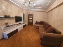 Satılır Köhnə Tikili, Yasamal.r, Elmlər Akademiyası.m-9