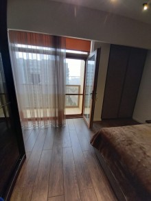 Satılır Yeni Tikili, Yasamal.r, Elmlər Akademiyası.m-8