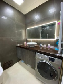 Satılır Yeni Tikili, Yasamal.r-10