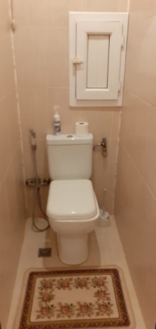 Satılır Köhnə Tikili, Binəqədi.r, 7-ci mikrorayon, Azadlıq.m-10