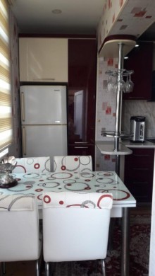 Satılır Köhnə Tikili, Xətai.r-1