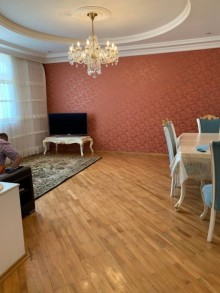 Satılır Yeni Tikili, Nəsimi.r, 4-cü mikrorayon, Memar Əcəmi.m-7