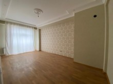 Satılır Yeni Tikili, Binəqədi.r, 8-ci mikrorayon, Azadlıq.m-3
