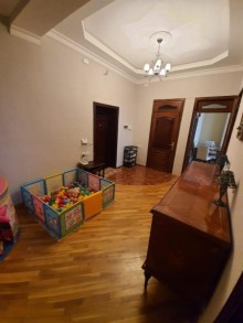 Satılır Yeni Tikili, Binəqədi.r, 7-ci mikrorayon, Azadlıq.m-8