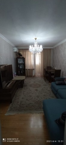 Satılır Köhnə Tikili, Binəqədi.r, 8-ci mikrorayon, Azadlıq.m-4