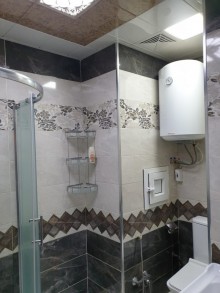Satılır Köhnə Tikili, Binəqədi.r, 7-ci mikrorayon, Azadlıq.m-6