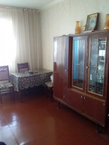 Satılır Köhnə Tikili, Binəqədi.r, 6-cı mikrorayon, Nəsimi.m-1