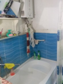Satılır Köhnə Tikili, Binəqədi.r, 6-cı mikrorayon, Nəsimi.m-3