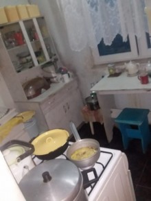 Satılır Köhnə Tikili, Binəqədi.r, 6-cı mikrorayon, Nəsimi.m-4