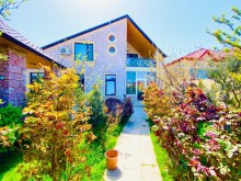Merdekan qesebesinde  6 sotda villa, -1
