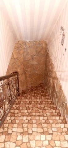 Merdekan qesebesinde  6 sotda villa, -6