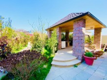 Merdekan qesebesinde  6 sotda villa, -14