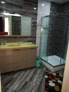 Satılır Yeni Tikili, Yasamal.r, Nizami.m-17
