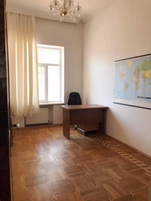 Satılır Həyət evi, Səbail.r, Badamdar, İçərişəhər.m-12