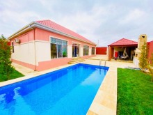 qirmizi fasadli villa, -1