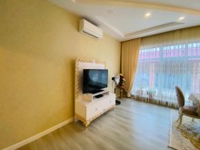 qirmizi fasadli villa, -14
