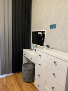 Satılır Yeni Tikili, Yasamal.r-4