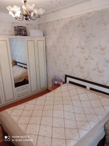 Satılır Köhnə Tikili, Binəqədi.r, 7-ci mikrorayon, Azadlıq.m-2