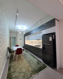 Satılır Yeni Tikili, Nəsimi.r, 28 May.m-6