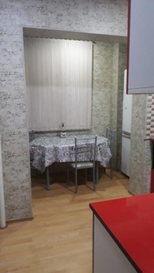 Satılır Köhnə Tikili, Nizami.r-2