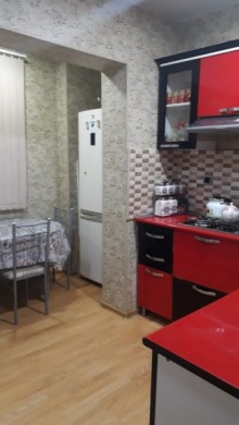 Satılır Köhnə Tikili, Nizami.r-16