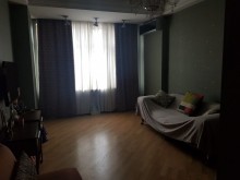 Satılır Yeni Tikili, Nəsimi.r, 28 May.m-4