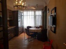 Satılır Yeni Tikili, Nəsimi.r, 28 May.m-9