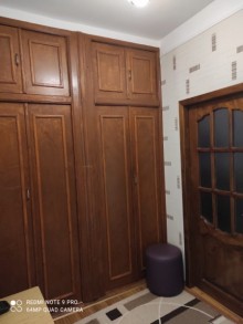 Satılır Köhnə Tikili, Binəqədi.r, 9-cu mikrorayon, Nəsimi.m-4