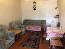 Satılır Köhnə Tikili, Binəqədi.r, 7-ci mikrorayon, Azadlıq.m-1
