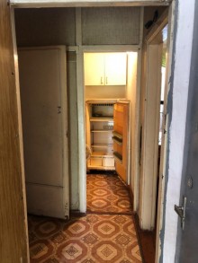 Satılır Köhnə Tikili, Binəqədi.r, 7-ci mikrorayon, Azadlıq.m-3