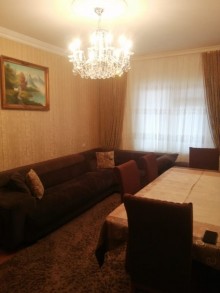 Satılır Köhnə Tikili, Suraxanı.r, Yeni Günəşli, Xalqlar Dostluğu m..m-1